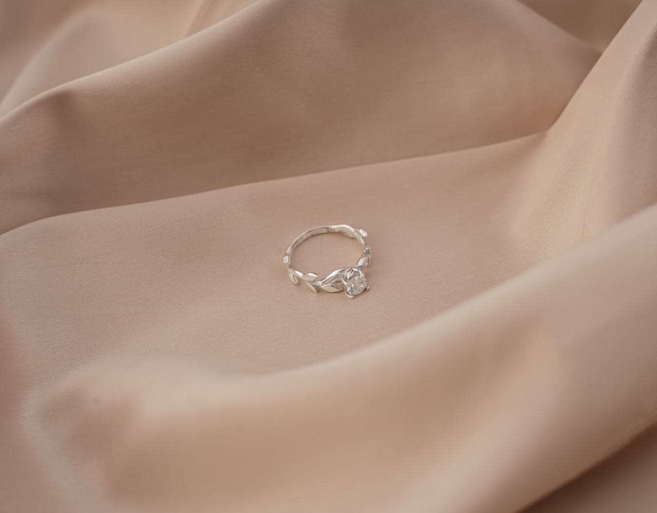 Flori ring, close-up view 1