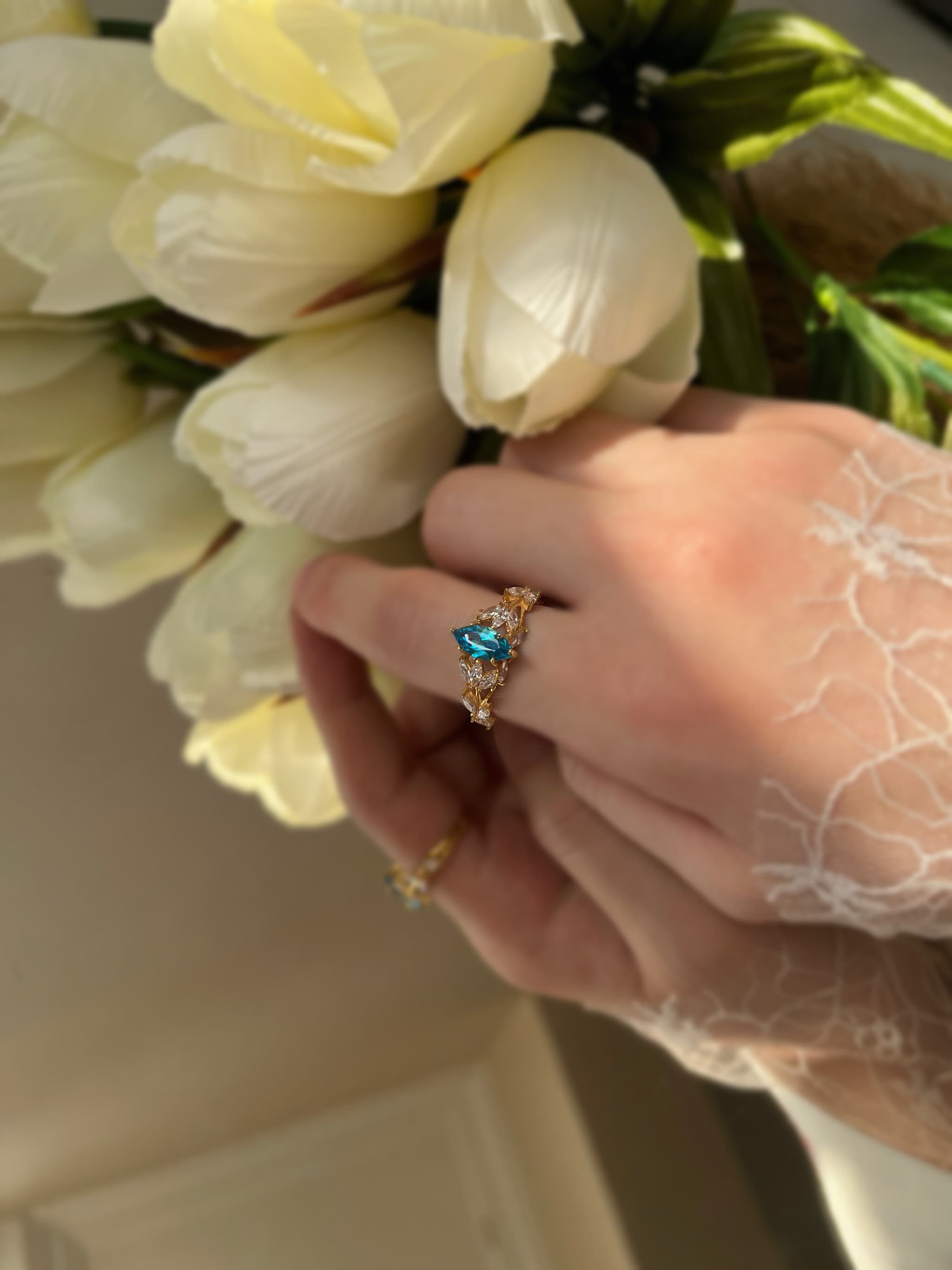 Green Marquise Cut ring, detailed view 4